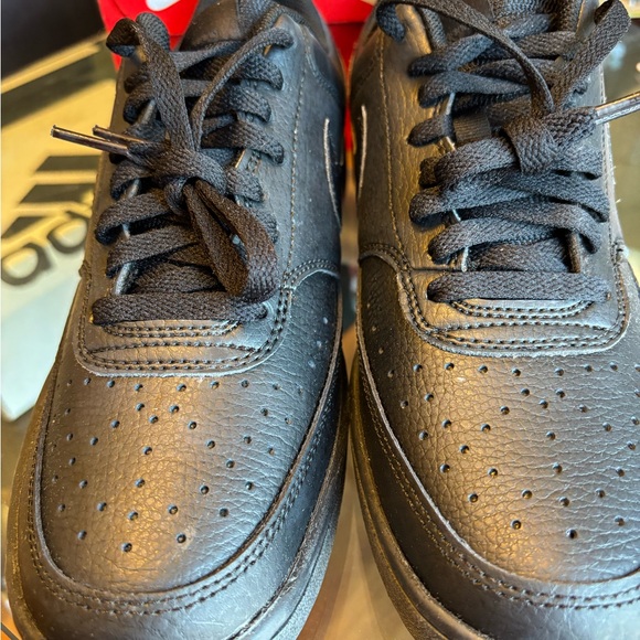 Nike COURT/VISION LOW Triple Black Women’s Sneakers in Size 9M BNIB - Picture 15 of 15